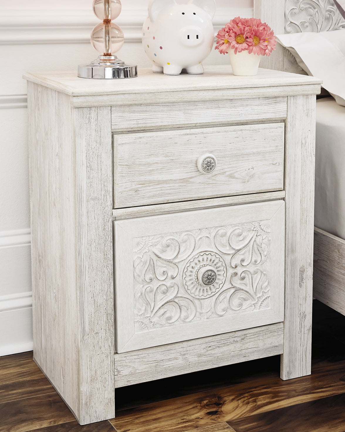 Paxberry Queen Panel Bed with Mirrored Dresser, Chest and Nightstand